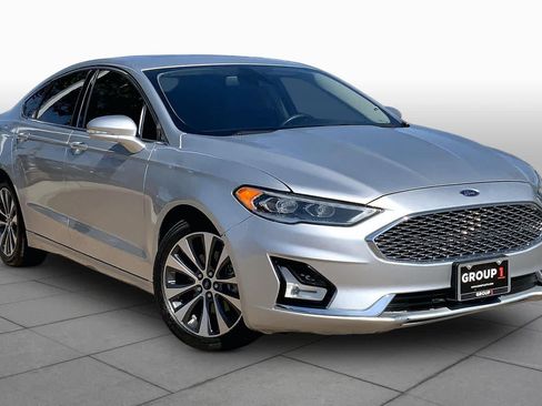 Used 2019 Ford Fusion Titanium AWD/4WD image 3