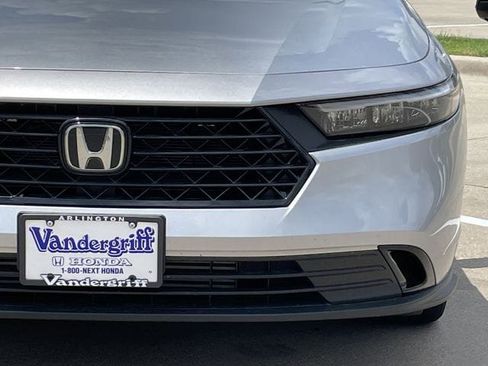 Used 2025 Honda Accord SE image 7