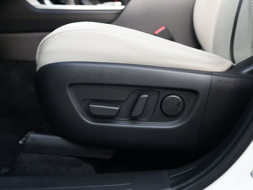 Used 2024 MAZDA CX-90 Plug-In Hybrid w/ Preferred AWD/4WD image 33