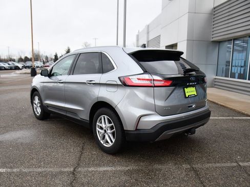 Used 2024 Ford Edge SEL w/ Convenience Package image 4