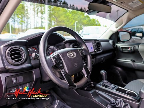 Used 2022 Toyota Tacoma SR image 17