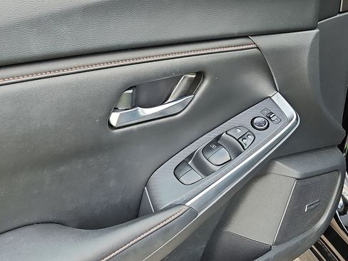 Used 2024 Nissan Sentra SR w/ SR Premium Package FWD image 28