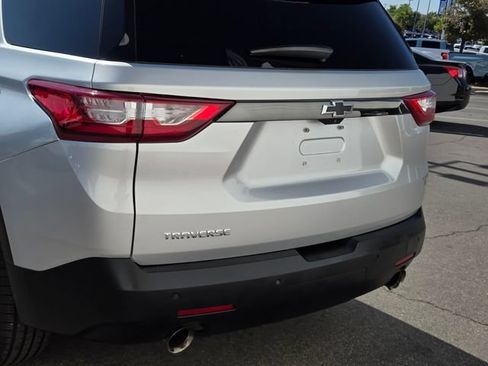 Certified 2019 Chevrolet Traverse RS w/ LPO, Floor Liner Package FWD image 5