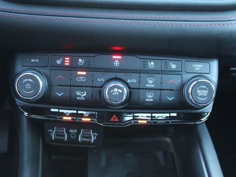 Used 2022 Dodge Durango R/T w/ Blacktop Package image 16