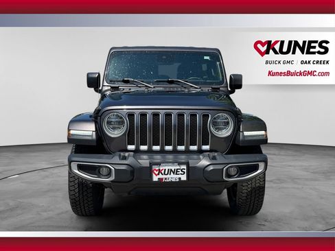 Used 2019 Jeep Wrangler Unlimited Sahara w/ Dual Top Group AWD/4WD image 3
