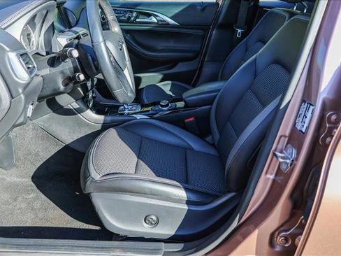 Used 2019 INFINITI QX30 Premium w/ Navigation Package image 11