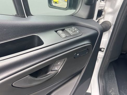 Used 2025 Mercedes-Benz Sprinter 2500 image 22