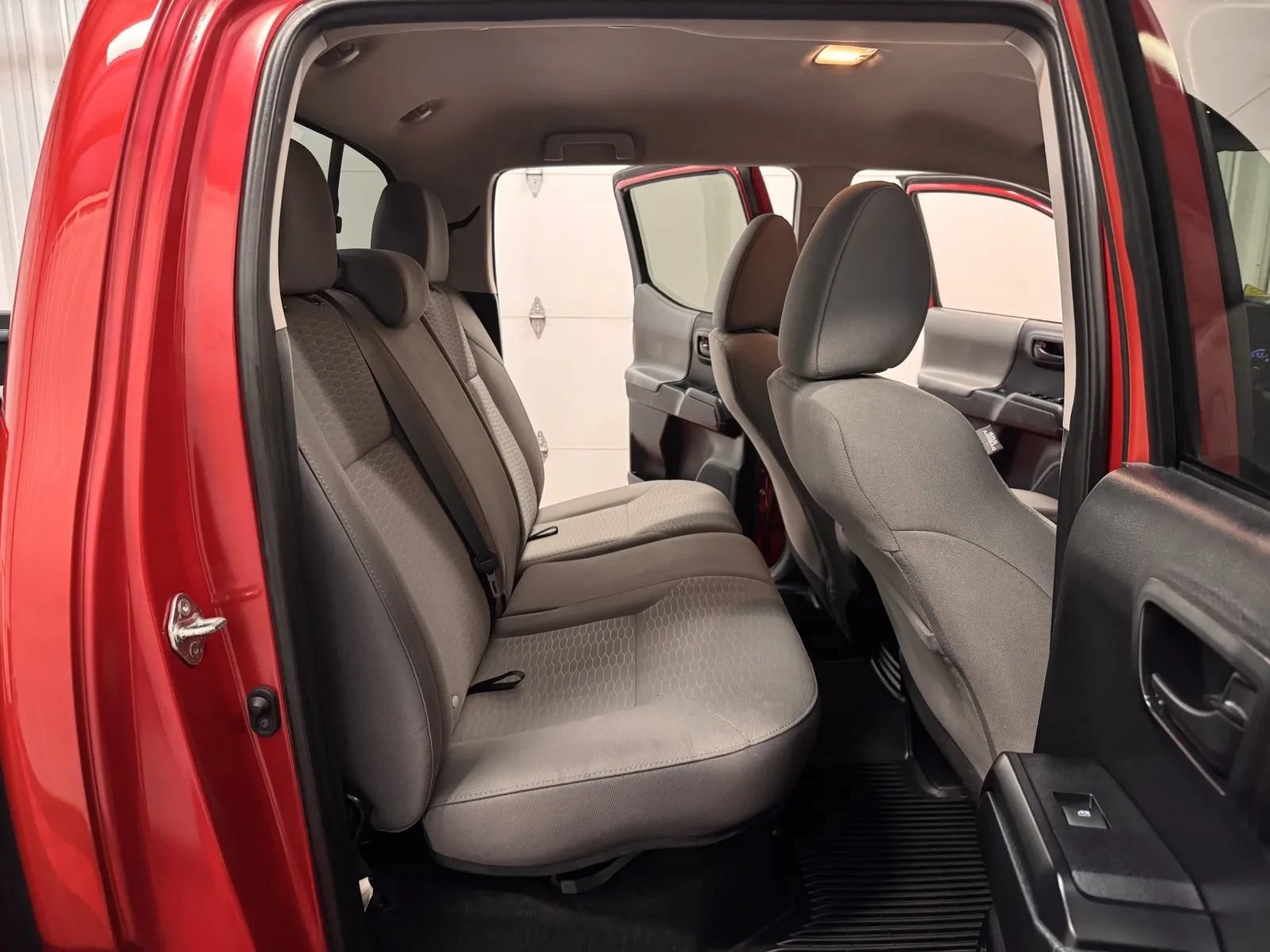 Used 2019 Toyota Tacoma SR w/ SR Convenience Package AWD/4WD image 39