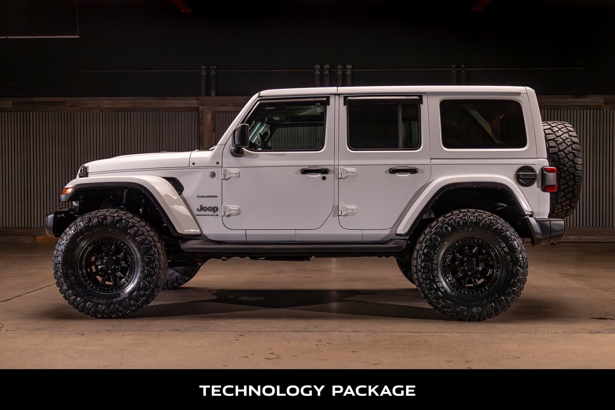Used 2024 Jeep Wrangler Unlimited Sahara w/ Technology Group AWD/4WD image 6