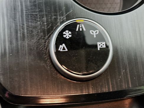 Used 2023 Nissan Rogue SV image 25