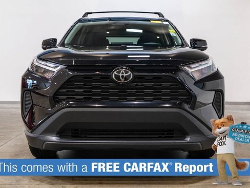 Used 2025 Toyota RAV4 XLE AWD/4WD image 2