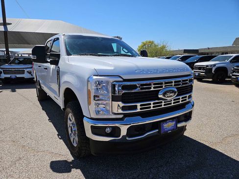 Used 2024 Ford F250 XLT w/ FX4 Off-Road Package AWD/4WD image 2