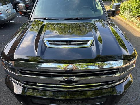 Used 2019 Chevrolet Silverado 2500 High Country w/ Duramax Plus Package AWD/4WD image 11