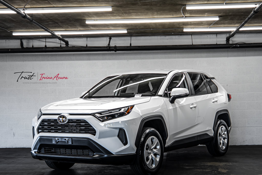 Used 2024 Toyota RAV4 LE FWD image 1