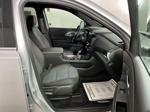 Used 2022 Chevrolet Traverse LT w/ LPO, Floor Liner Package AWD/4WD image 6