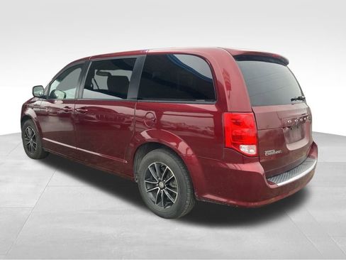 Used 2018 Dodge Grand Caravan GT image 3