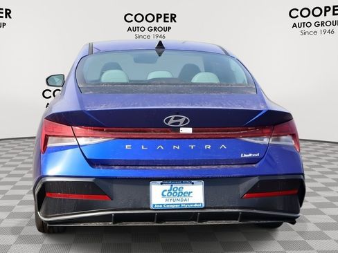 New 2025 Hyundai Elantra Limited image 8