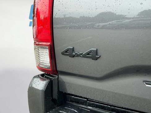 Used 2022 Toyota Tacoma SR5 w/ Technology Package AWD/4WD image 19