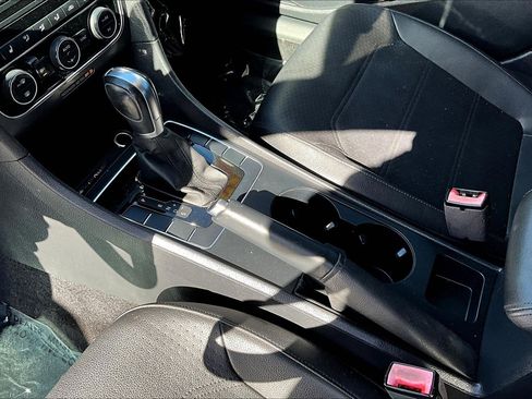 Used 2017 Volkswagen Passat 1.8T R-Line image 13