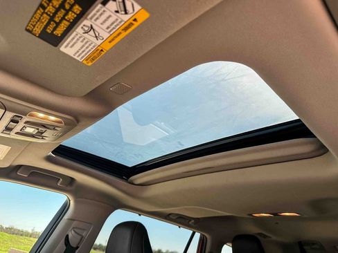 Used 2020 Toyota Highlander Limited image 16