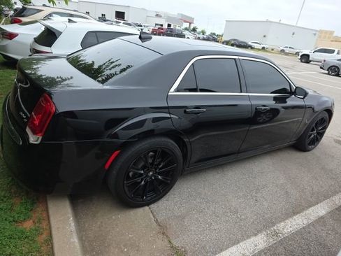 Used 2017 Chrysler 300 C w/ Safetytec Plus Group RWD image 6
