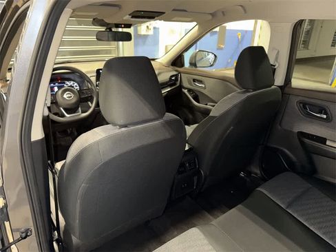 Used 2023 Nissan Rogue SV image 27