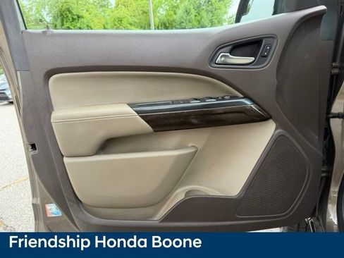 Used 2015 GMC Canyon SLE AWD/4WD image 16