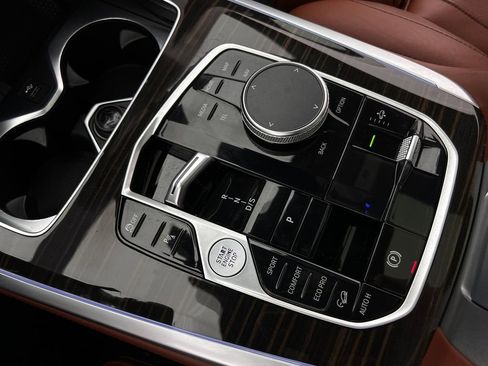 Used 2023 BMW X7 xDrive40i image 22