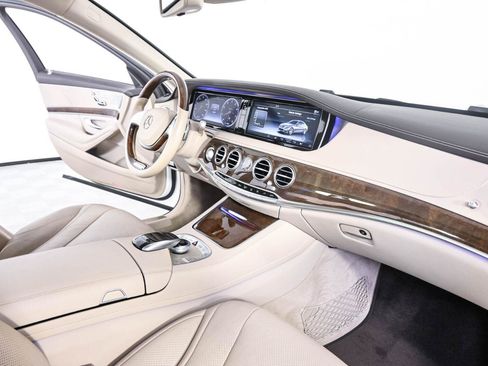 Used 2017 Mercedes-Benz S 550 Sedan w/ Premium Package image 24