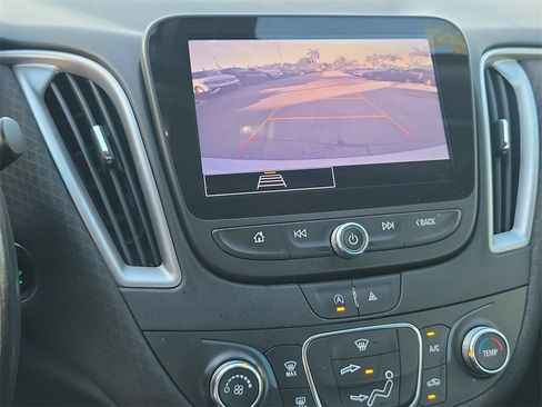 Used 2022 Chevrolet Malibu RS image 23