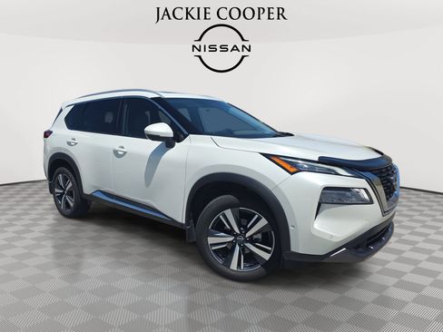 Used 2023 Nissan Rogue SL w/ SL Premium Package FWD image 3