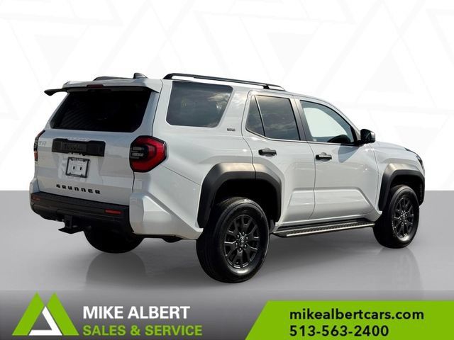 Used 2025 Toyota 4Runner SR5 AWD/4WD image 4