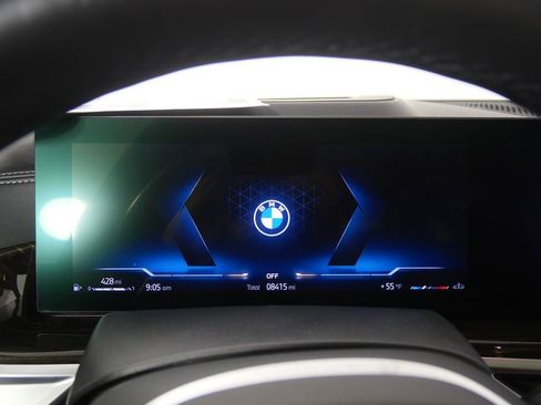 Used 2024 BMW X7 xDrive40i w/ M Sport Package AWD/4WD image 21