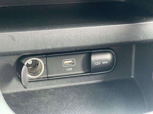 Used 2025 Kia Seltos LX AWD/4WD image 28