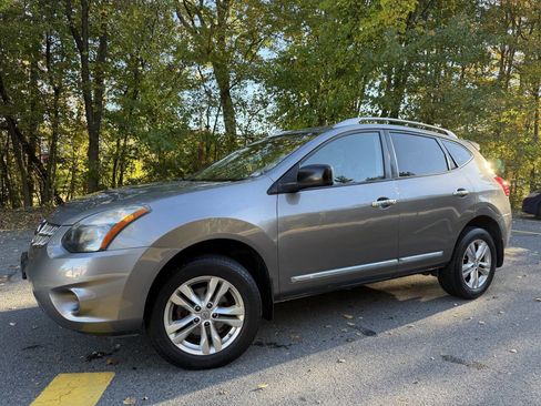 Used 2015 Nissan Rogue S w/ Convenience Package image 2