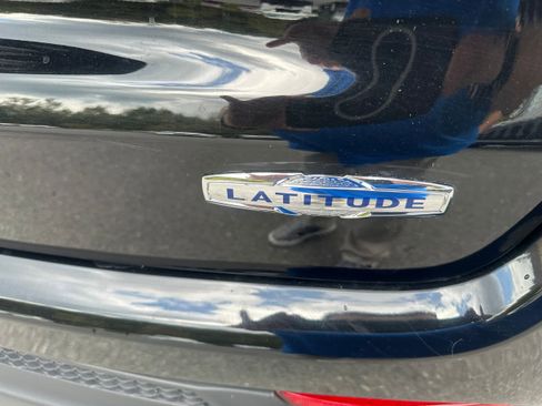 Used 2021 Jeep Compass Latitude w/ Sun and Sound Group image 15