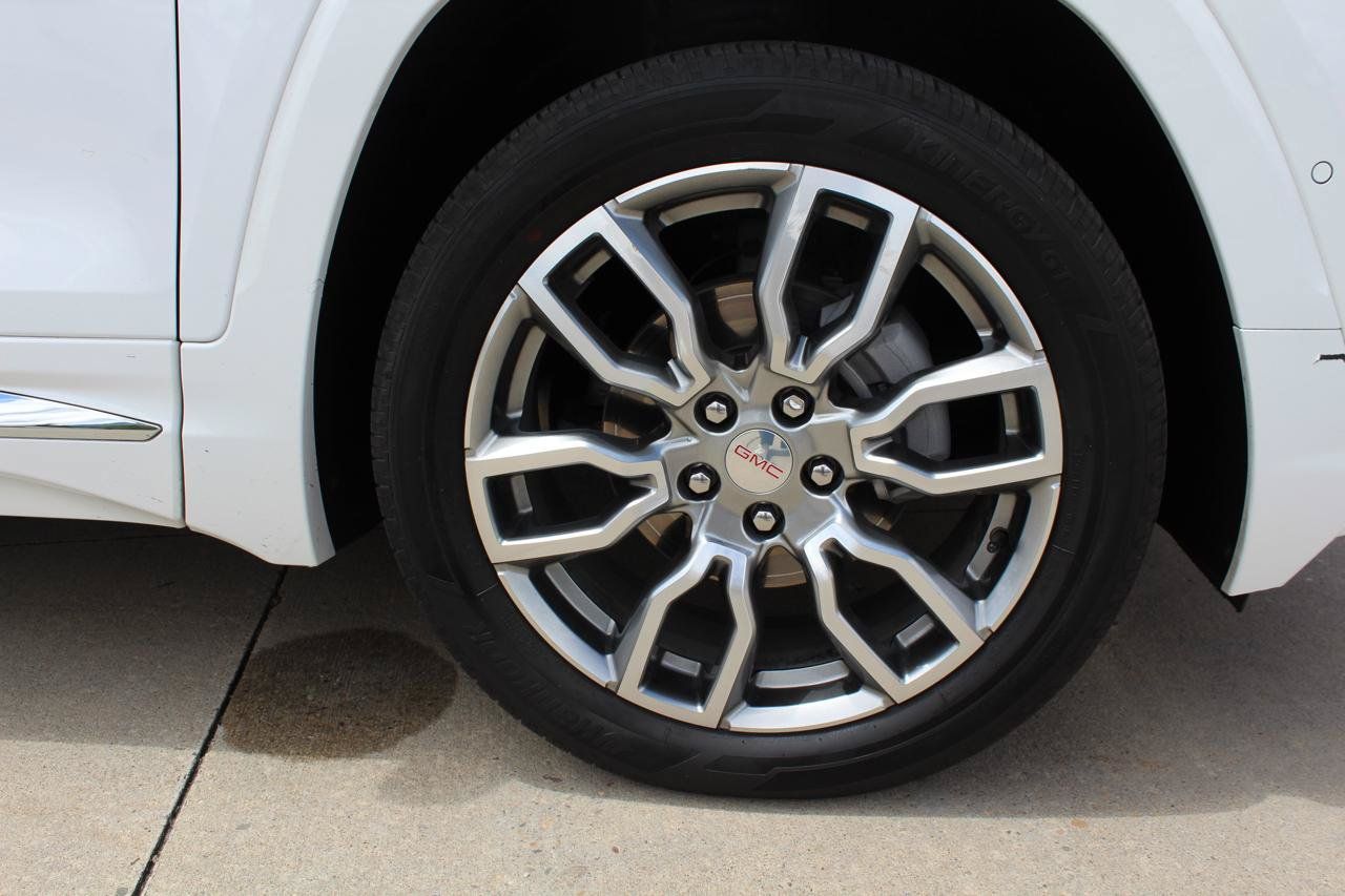 Used 2024 GMC Terrain Denali w/ Denali Premium Package AWD/4WD image 44