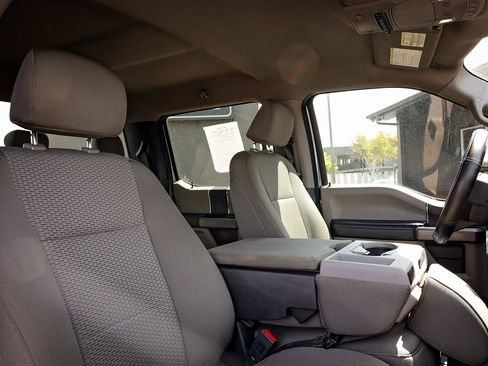 Used 2022 Ford F350 XLT w/ Camper Package image 28