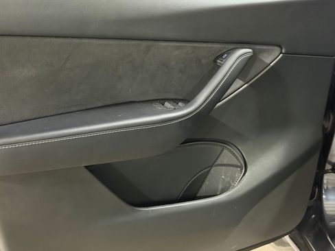 Used 2022 Tesla Model Y Performance AWD/4WD image 11