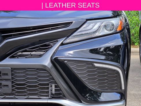 Used 2022 Toyota Camry XSE FWD image 5