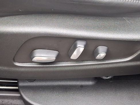 Used 2022 Cadillac XT6 Sport w/ Technology Package image 17