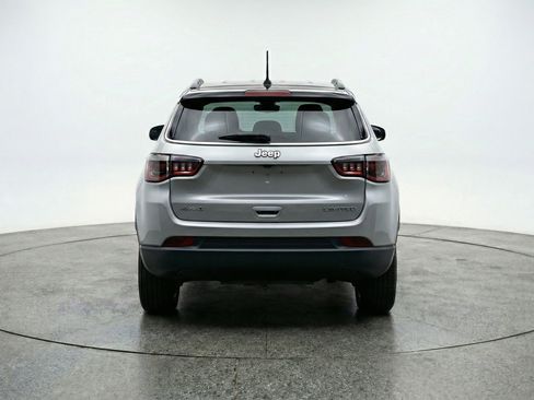 Used 2025 Jeep Compass Limited image 7