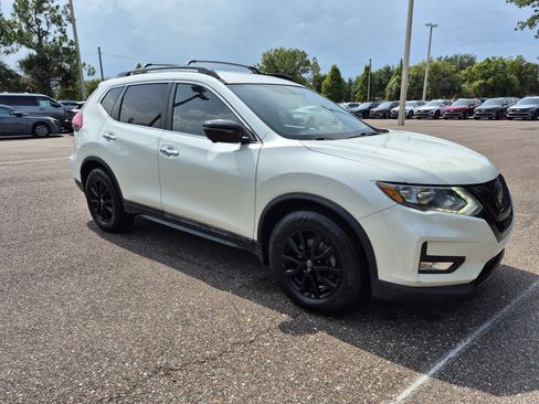 Used 2018 Nissan Rogue SV w/ Premium Package FWD image 10