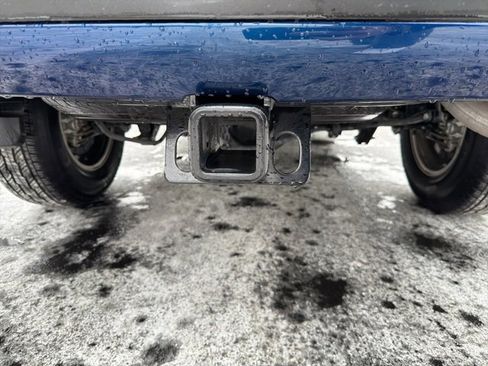 Used 2024 Nissan Titan SV w/ SV Convenience Package image 11