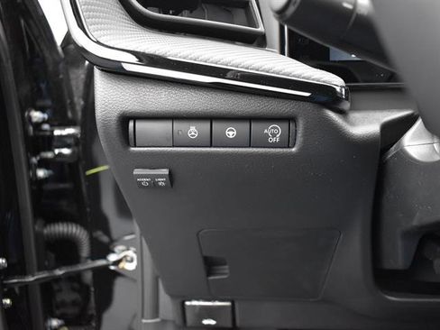 Used 2025 Nissan Kicks SR w/ SR Premium Package FWD image 63