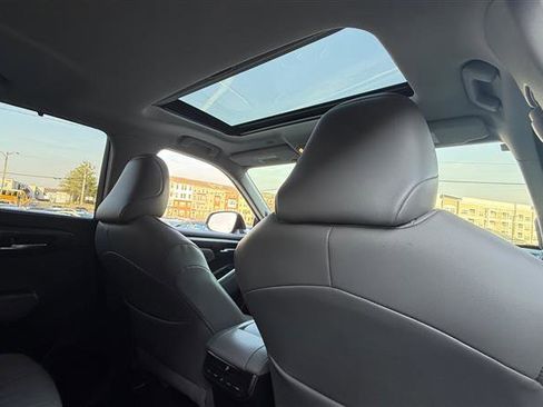 Used 2021 Toyota Highlander Limited image 13
