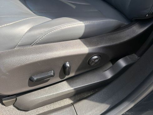 Used 2020 Buick Envision Premium AWD/4WD image 18