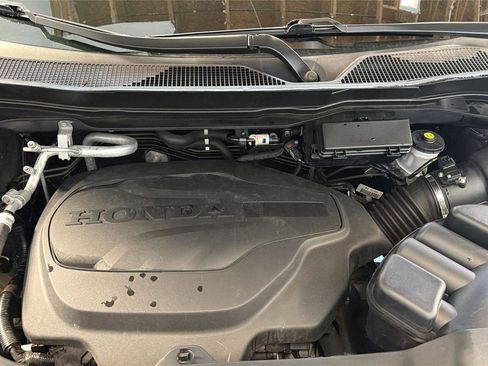 Used 2022 Honda Pilot Touring image 9