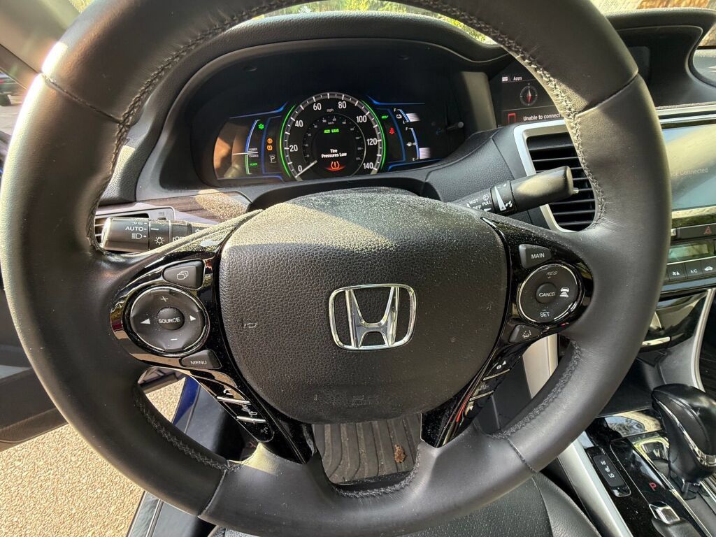 Used 2017 Honda Accord EX-L image 11