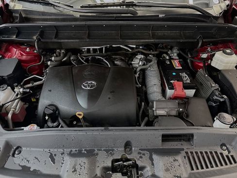 Used 2022 Toyota Highlander XLE image 31